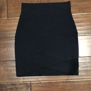 BCBG MaxAzria Short fitted black skirt